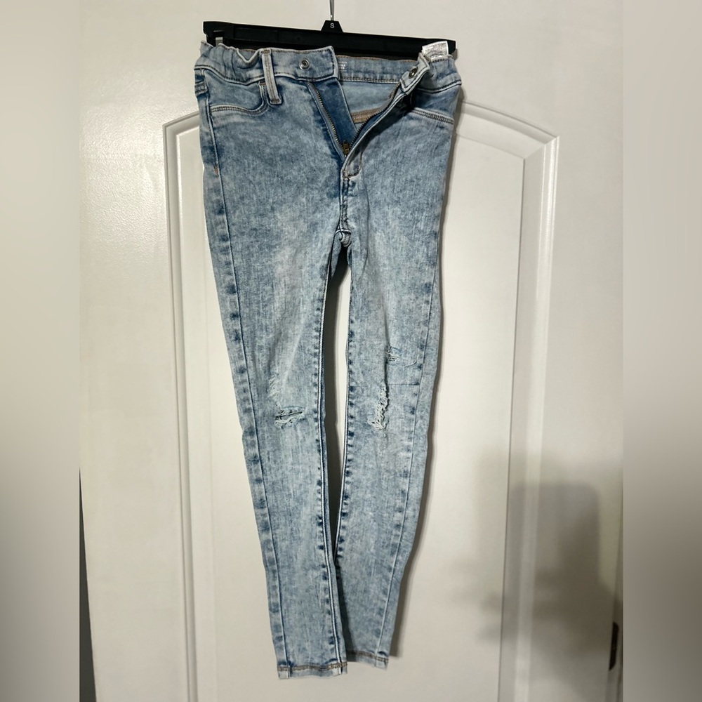Old Navy Ballerina Jeans slight distressed size 8